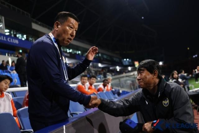 半岛体育登录-是村长更是大佬！崔康熙如何让后辈赵城焕甘拜下风