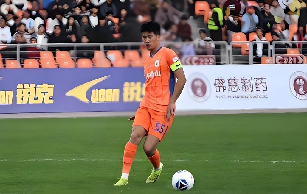 半岛体育-鲁能做出重要决定！事关陈泽仕和彭啸何时归队冬训，让球迷意外